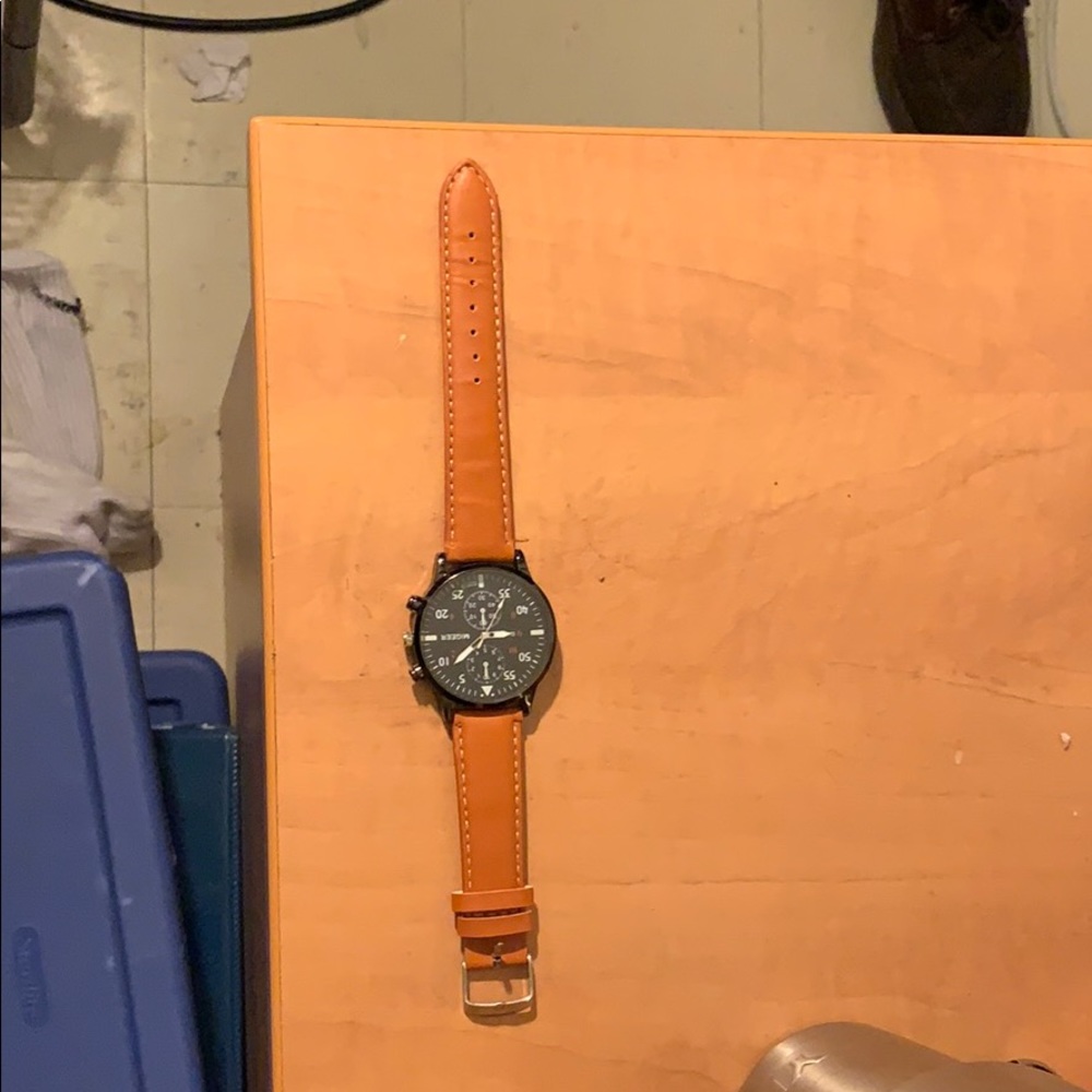 MiGERR Watch - Picture 2 of 4